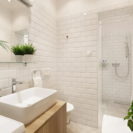 Red Dot Two - New Unit In The Heart Of Party Town Budapest