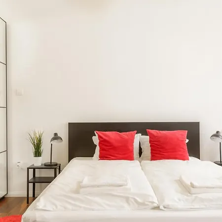 Διαμέρισμα Red Dot Two - New Unit In The Heart Of Party Town *