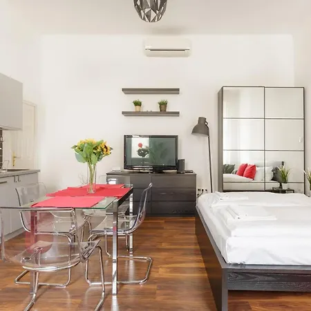 Red Dot Two - New Unit In The Heart Of Party Town Budapest