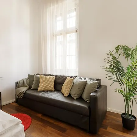 Apartment Red Dot Two - New Unit In The Heart Of Party Town